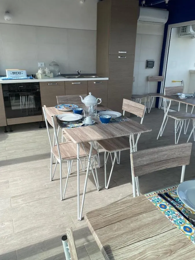 فندق مبيت وإفطار شينيسي B&B Torre Pozzillo إيطاليا