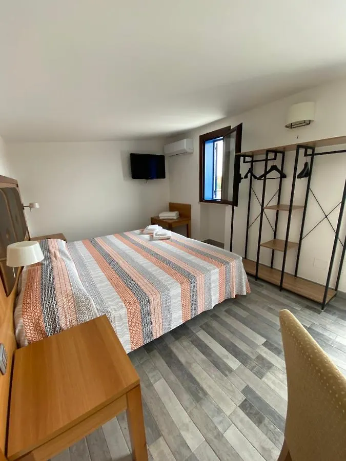 B&B Torre Pozzillo チーニジ イタリア