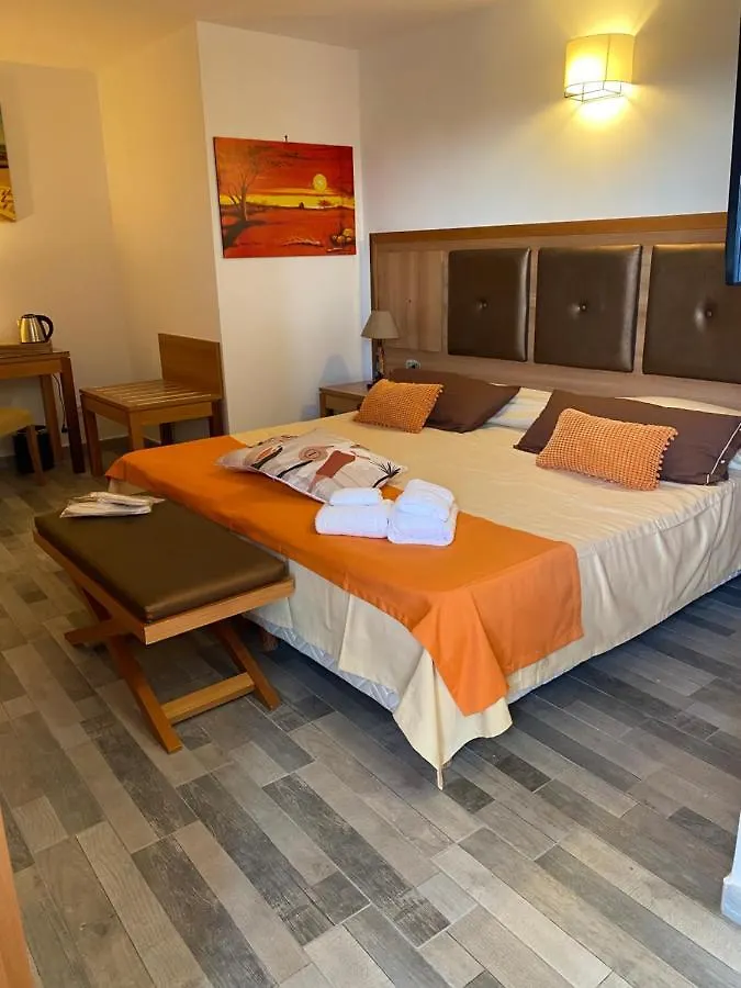 B&B Torre Pozzillo チーニジ 0*,