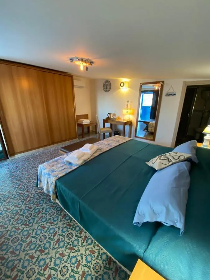 ベッド・アンド・ブレックファスト B&B Torre Pozzillo チーニジ イタリア